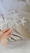 Load and play video in Gallery viewer, CAKE TOPPER - ICE CASTLE