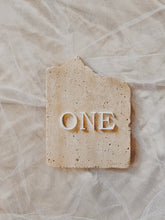 Load image into Gallery viewer, STONE TABLE NUMBERS - ACRYLIC LETTERS