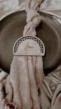 Load image into Gallery viewer, PLACE CARDS - SEMI CIRCLE - RATTAN