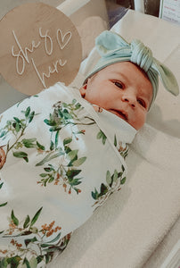 DOUBLE SIDED, HE'S HERE / SHE'S HERE SIGN