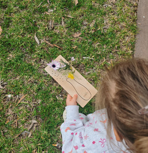 PERSONALISED WOODEN FLOWER PICKING BOARD