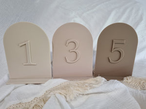 TABLE NUMBERS SIGNS - SERIF