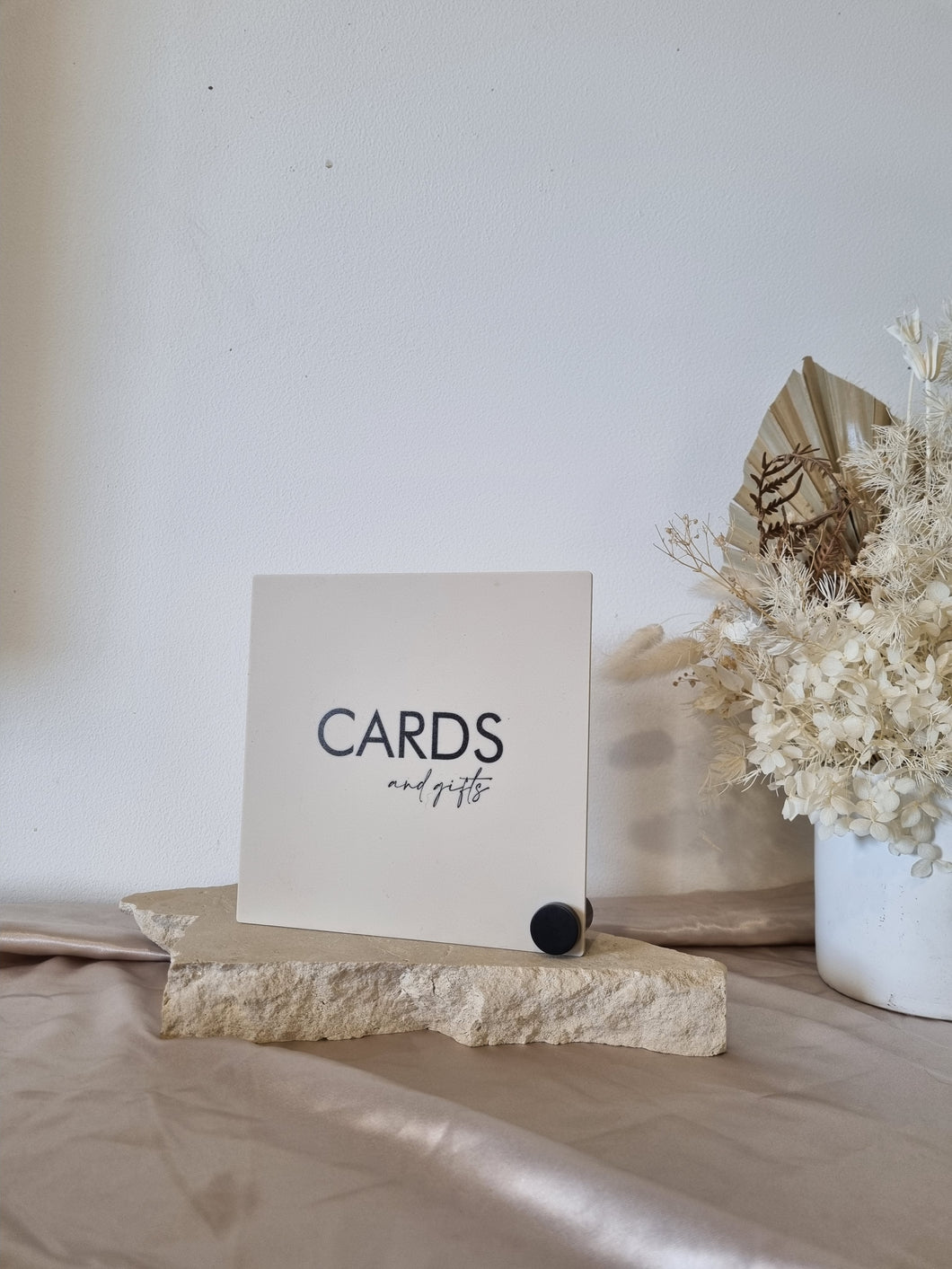 TABLE SIGNS - CARDS + GIFTS - MINIMAL